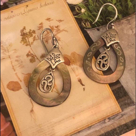 Silpada Sterling Silver and Etched Shell Earrings. - Picture 4 of 6